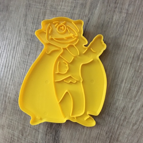 Cookie Cutter Set of 5, The Count, Oscar the Grouch, Ernie, Bert, Big Bird - Picture 5 of 8